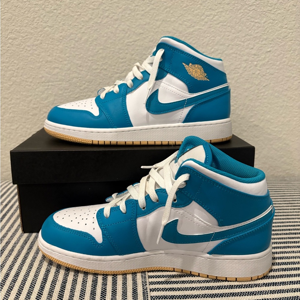 Nike Teal and White High-Top Sneakers